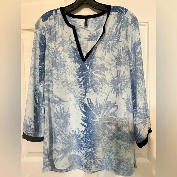 NYDJ Women's Blue Floral Printed Tunic‎ Top S - Picture 2 of 10